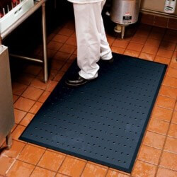The Andersen Co. 420135900 Comfort Flow Black 3' x 5' Anti-Fatigue Floor Mat